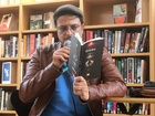 Yaseen Ghaleb lukee runojaan Stigma-runokirjastaan.